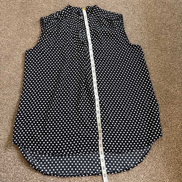 Black and White Polka Dot V-Neck Sleeveless  Top Women’s Medium - Picture 4 of 6